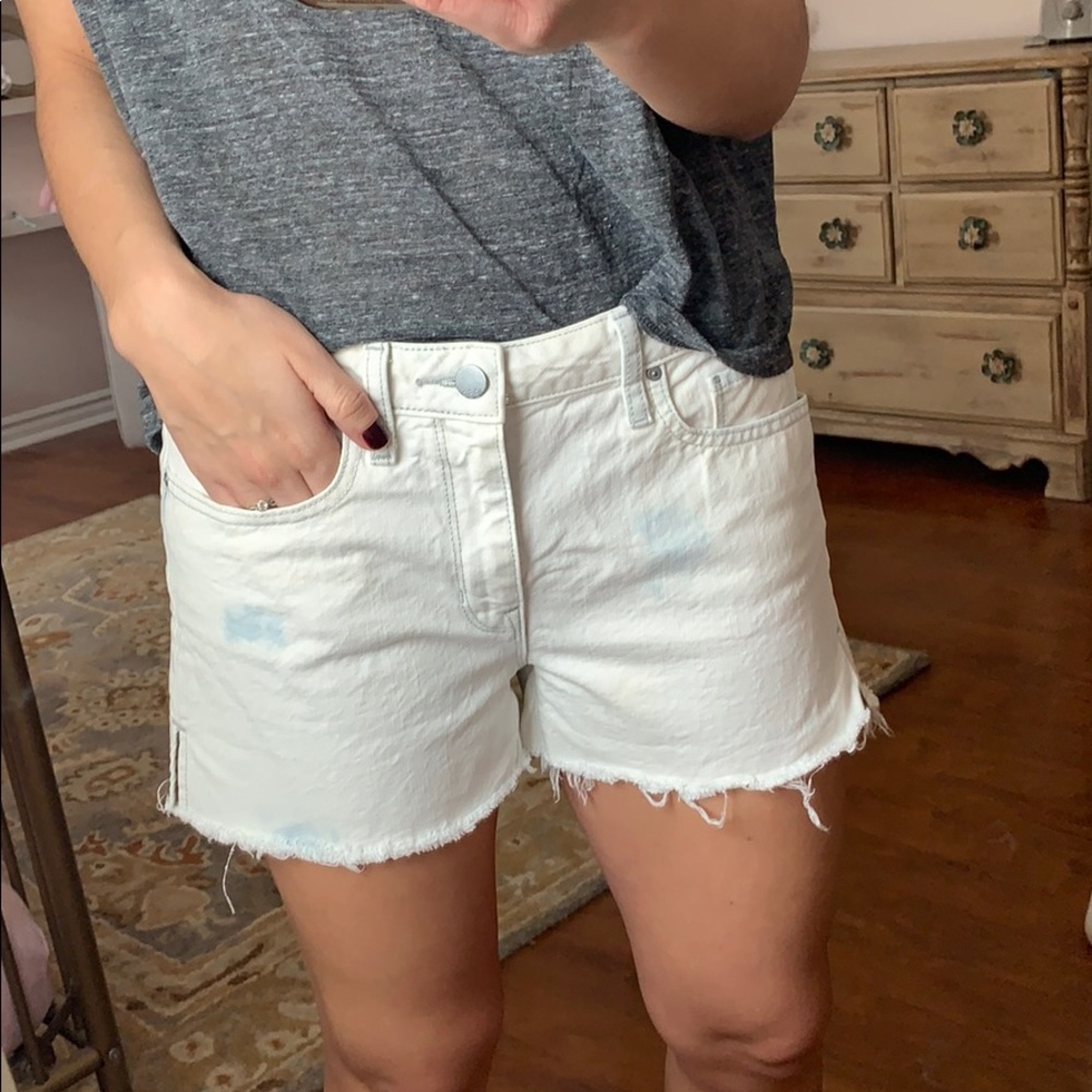 Gap bleached white/blue cut off